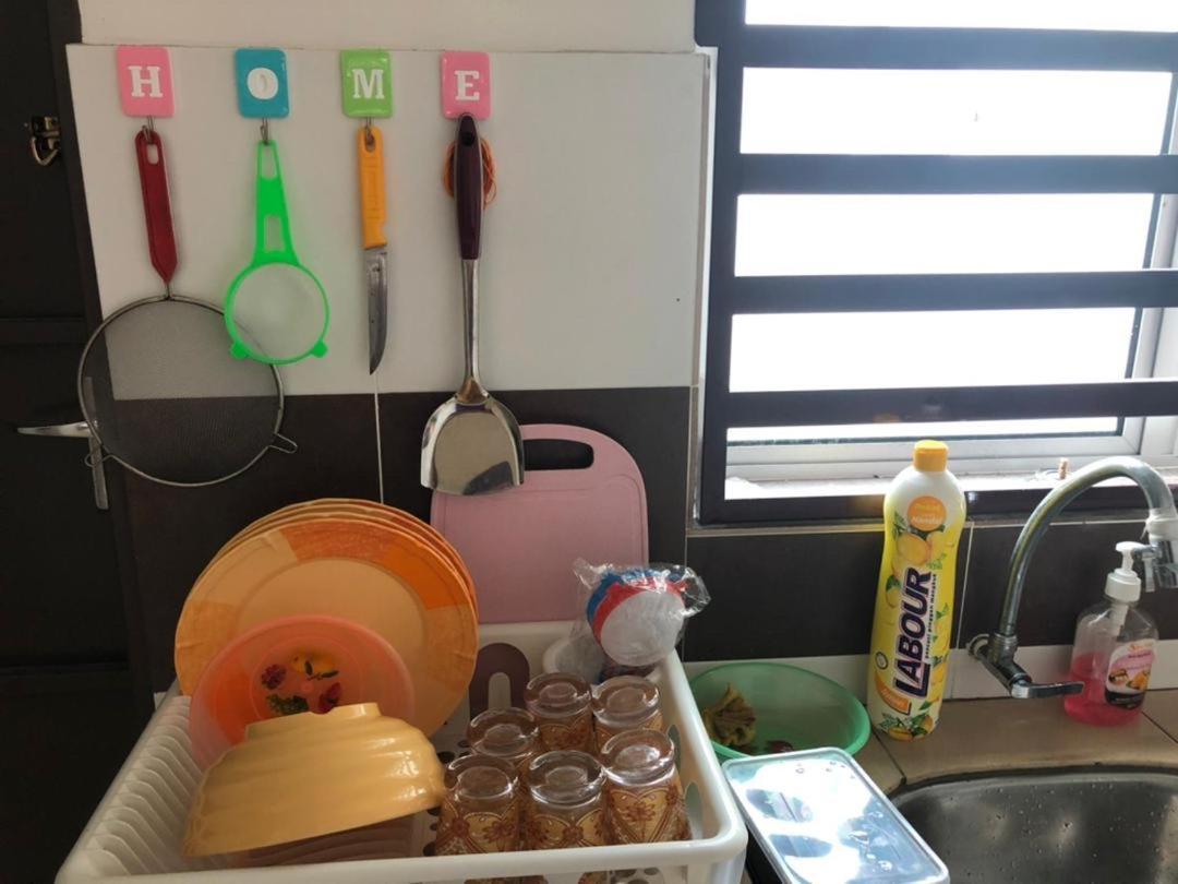 Hasnifana Homestay Seri Iskandar Zewnętrze zdjęcie